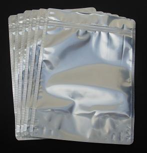 EMBALAGEM HERMÉTICA METALIZADA, COM TRILHO ZIP, 100% DE BARREIRA, 220 x 280mm EMBALAGEM HERMÉTICA METALIZADA, COM TRILHO ZIP, 100% DE BARREIRA, 220 x 280mm