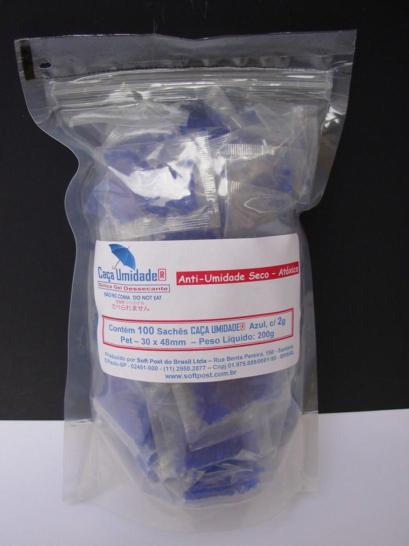 CAÇA UMIDADE AZUL, PET, 2g - BAG COM 300 SACHÊS PET TRANSPARENTES, COM 2g.