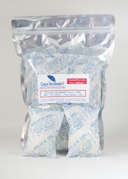 CAÇA UMIDADE BRANCO EM SACHÊS, C/ 50g - Bag com 06 Sachês